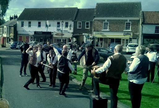 Leven Sword with presenter Alex